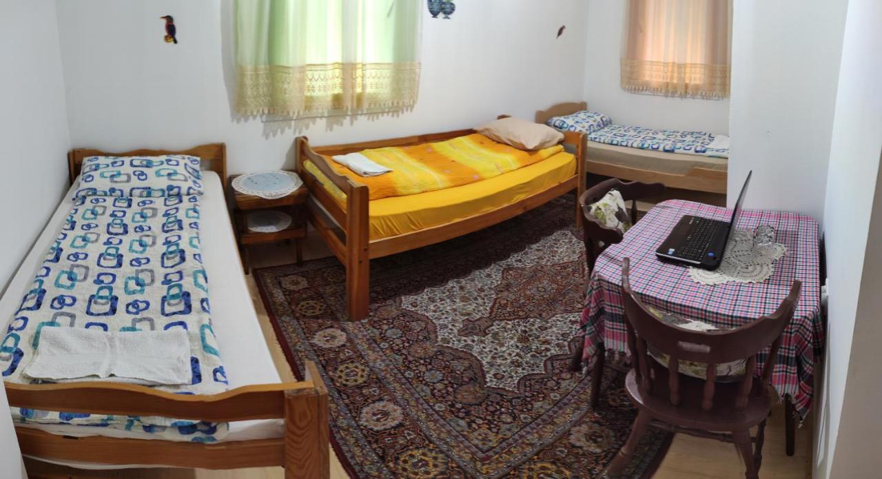 Privatni Smjestaj "Mratinje" Casa de hóspedes Plužine Exterior foto