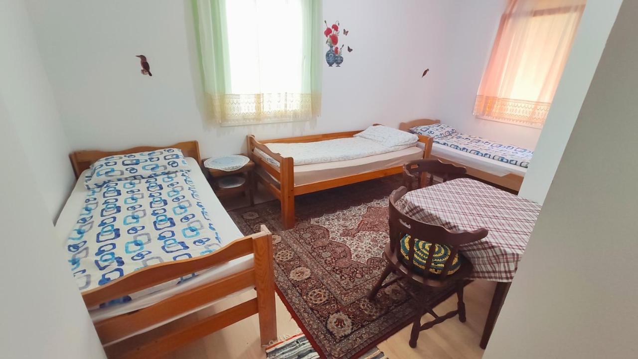 Privatni Smjestaj "Mratinje" Casa de hóspedes Plužine Exterior foto