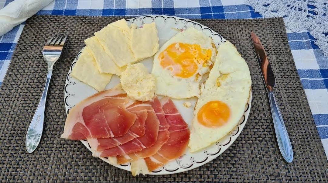 Privatni Smjestaj "Mratinje" Casa de hóspedes Plužine Exterior foto