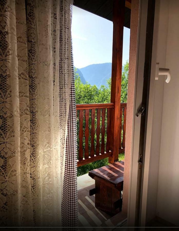 Privatni Smjestaj "Mratinje" Casa de hóspedes Plužine Exterior foto